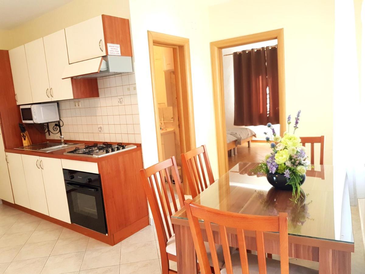 Apartmani Smoljic Primosten Ngoại thất bức ảnh